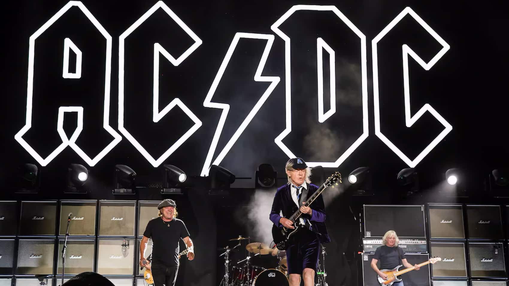 Drones Blasting Ac/Dc, Scarlett Johannson Help Biologists Protect Cattle From Wolves