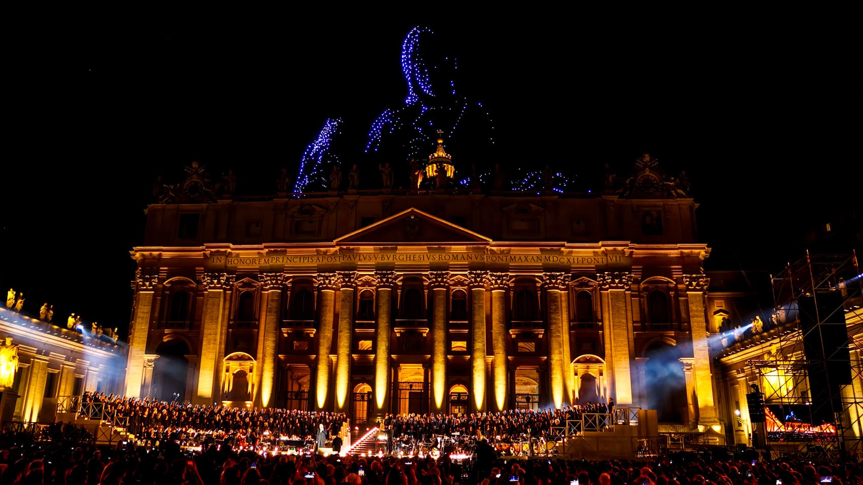 3,000 Drones Recreate Michelangelo'S Masterpieces Over The Vatican