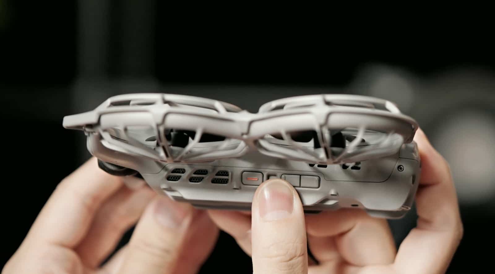 DJI NEO 2 Hands-On: Chinese Reviewer Shows Omnidirectional Obstacle Avoidance and Dual-Axis Gimbal in Action 15