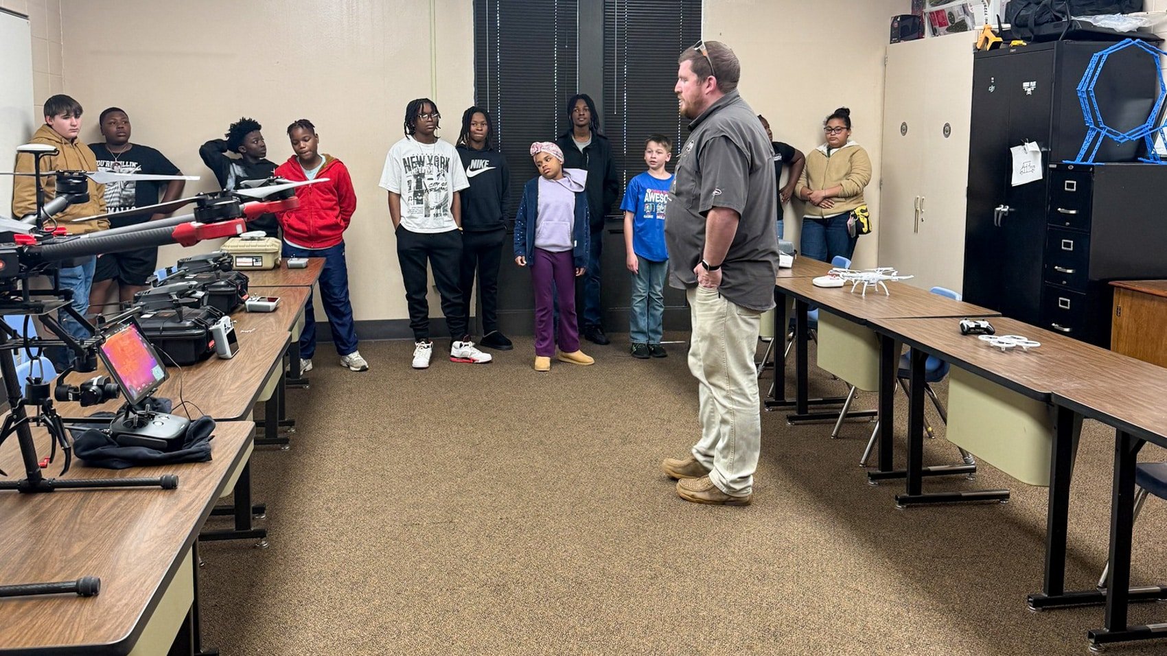 Sheriff Deputy Builds Drone Pilots In Mississippi