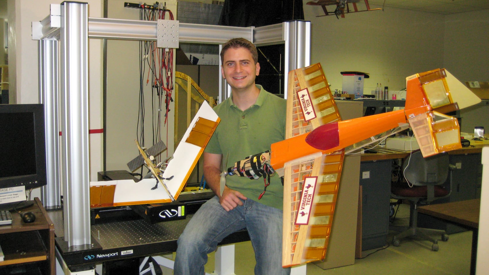 Rutgers Built A Drone That Flies Like A Bird And Has No Moving Parts 2 Rutgers Built A Drone That Flies Like A Bird And Has No Moving Parts