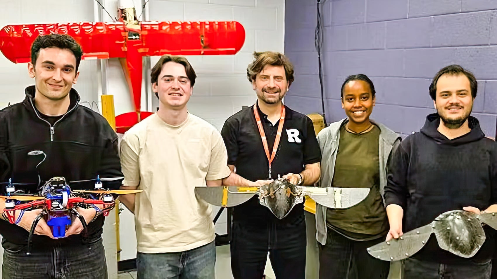 Rutgers Built A Drone That Flies Like A Bird And Has No Moving Parts 1 Rutgers Built A Drone That Flies Like A Bird And Has No Moving Parts