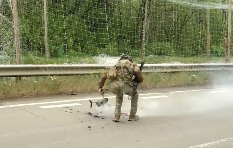 Russian Drones Attack Cnn Crew 14 Times On Ukraine'S 'Road Of Life'