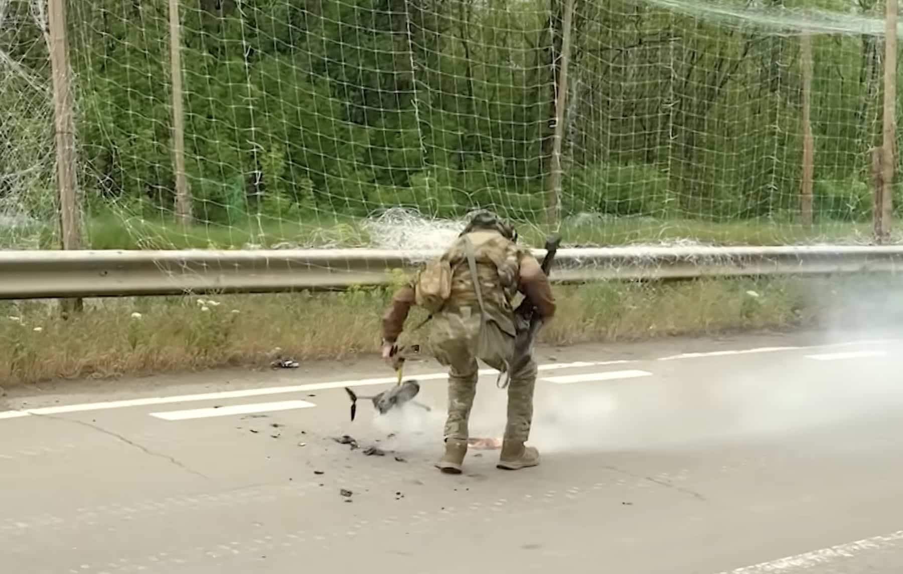 Russian Drones Attack Cnn Crew 14 Times On Ukraine'S 'Road Of Life'