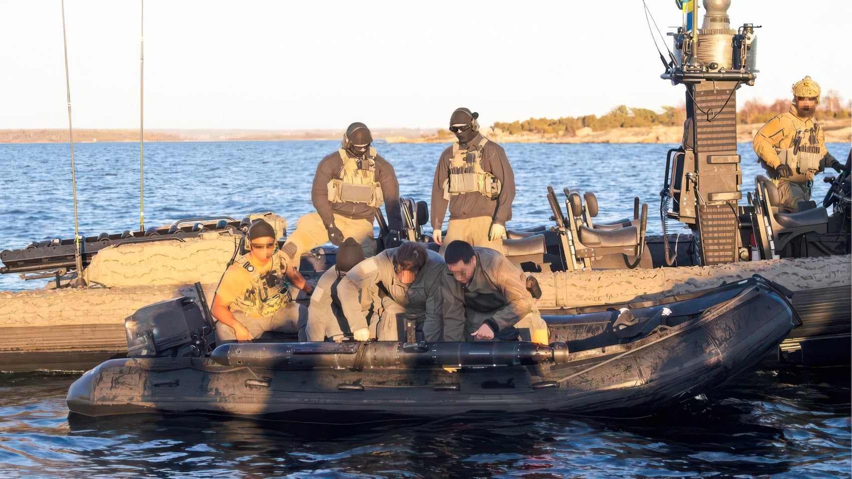 U.s. Navy Tests Seal Mini-Subs Teamed With Drones