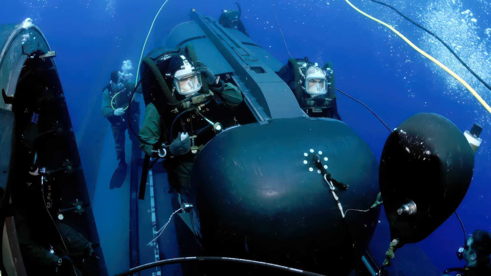 U.s. Navy Tests Seal Mini-Subs Teamed With Drones