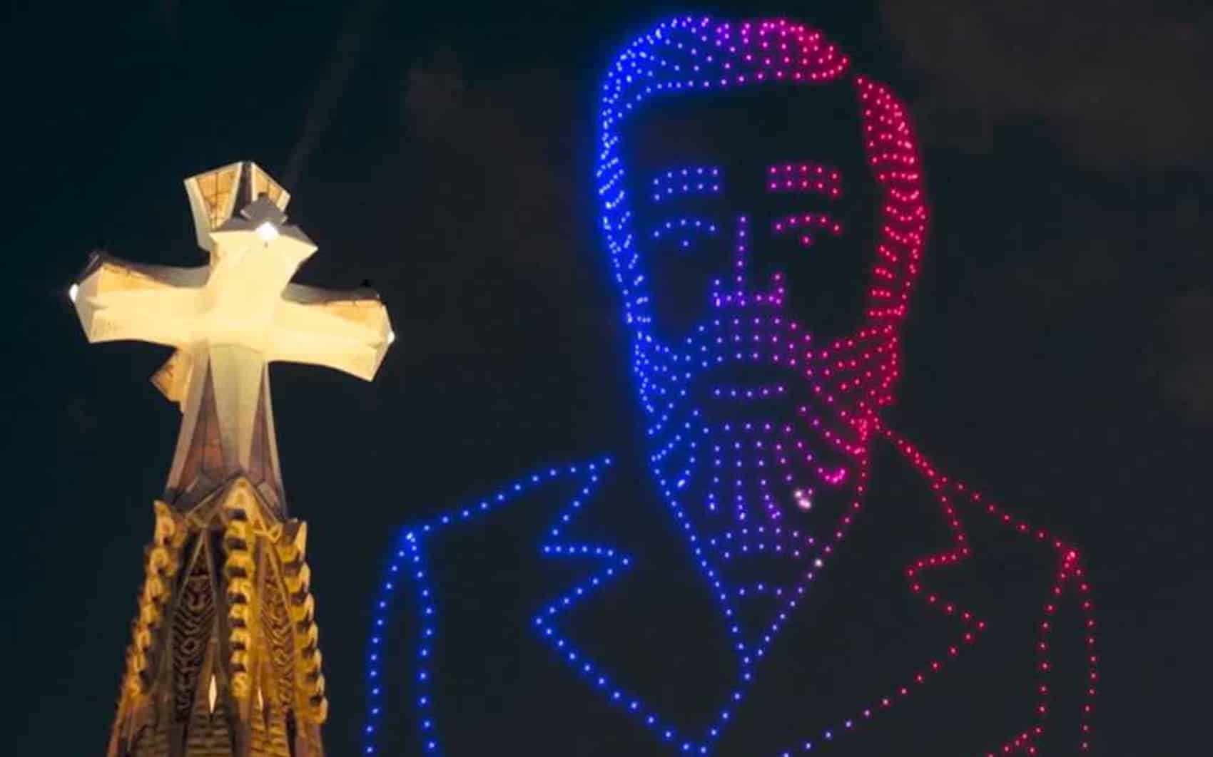 700 Drones Form Gaudí&Amp;Apos;S Face Over Sagrada Familia